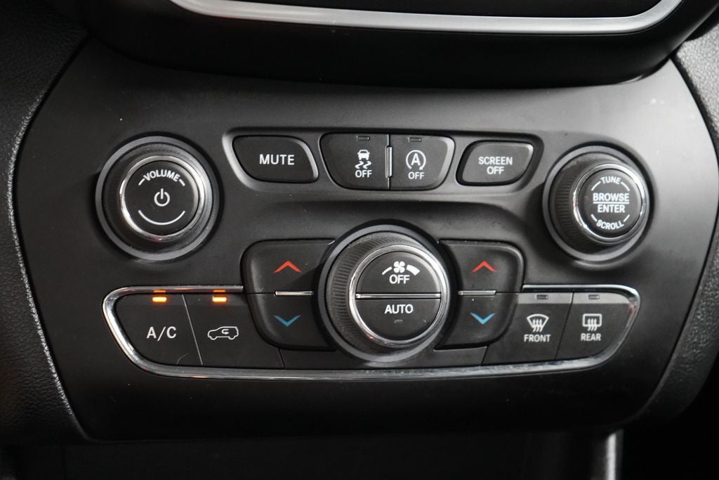 2022 Jeep Cherokee Latitude Lux