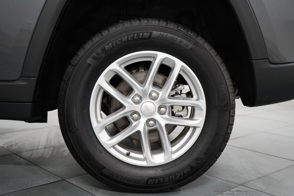 2025 Jeep Grand Cherokee Base