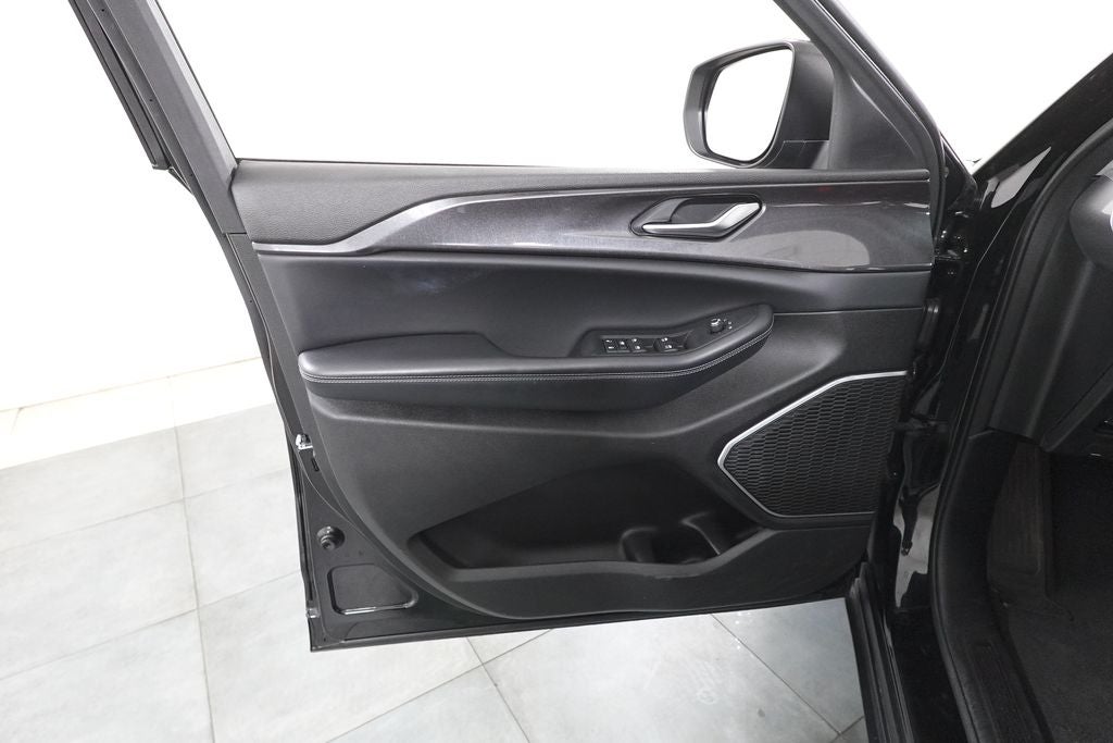 2022 Jeep Grand Cherokee Laredo