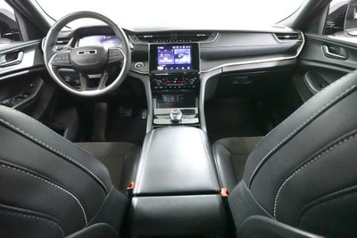 2023 Jeep Grand Cherokee Base
