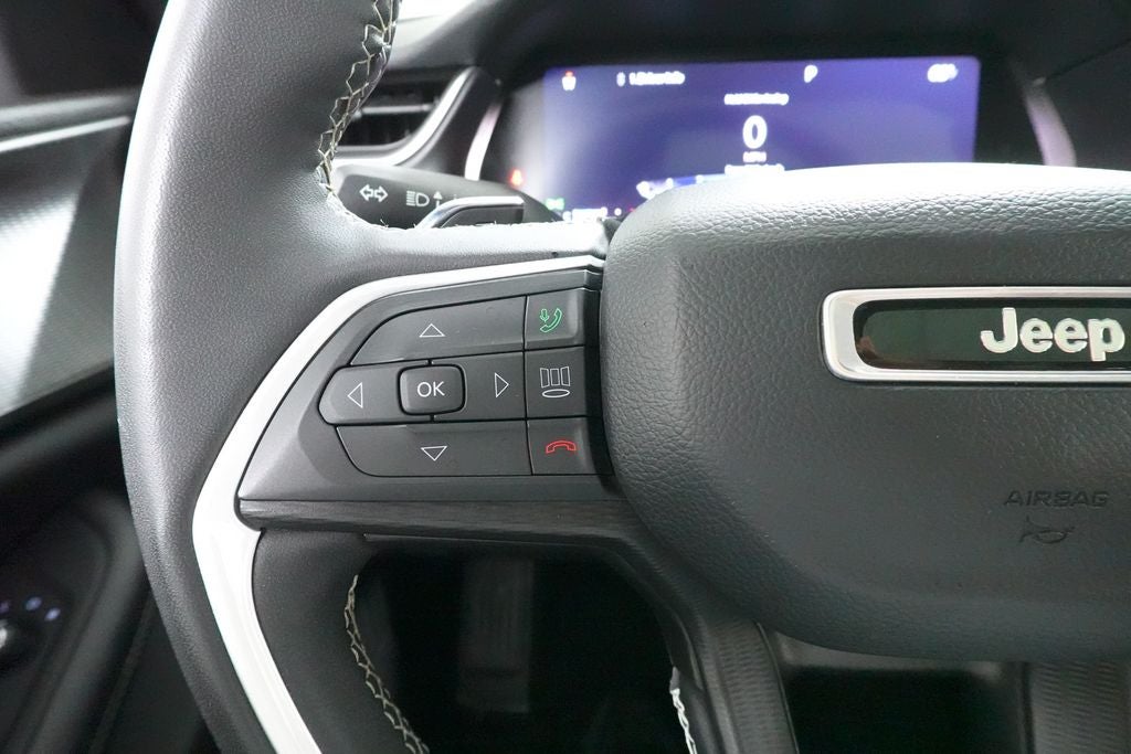 2023 Jeep Grand Cherokee Base