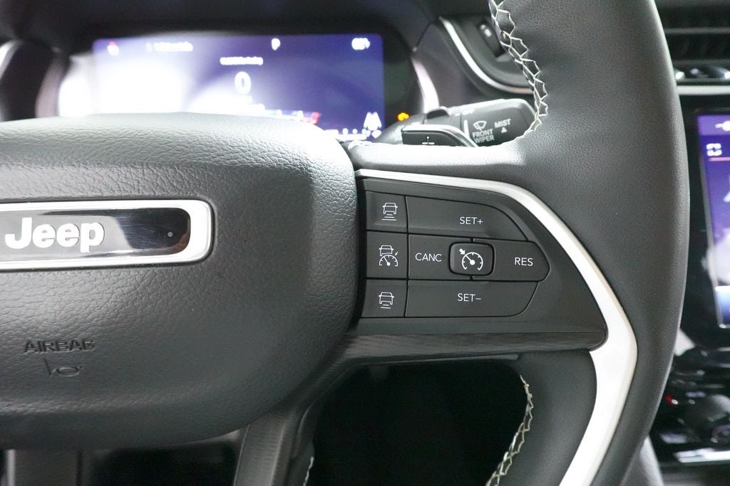 2023 Jeep Grand Cherokee Base