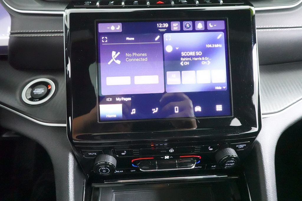 2023 Jeep Grand Cherokee Base