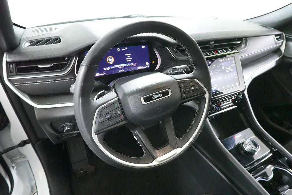 2023 Jeep Grand Cherokee Base