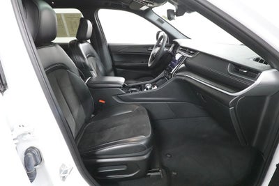 2023 Jeep Grand Cherokee Base