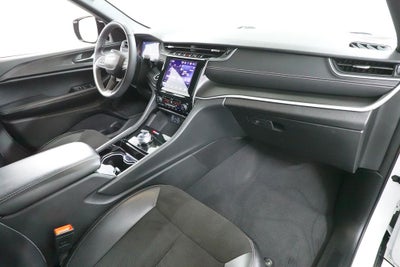 2023 Jeep Grand Cherokee Base
