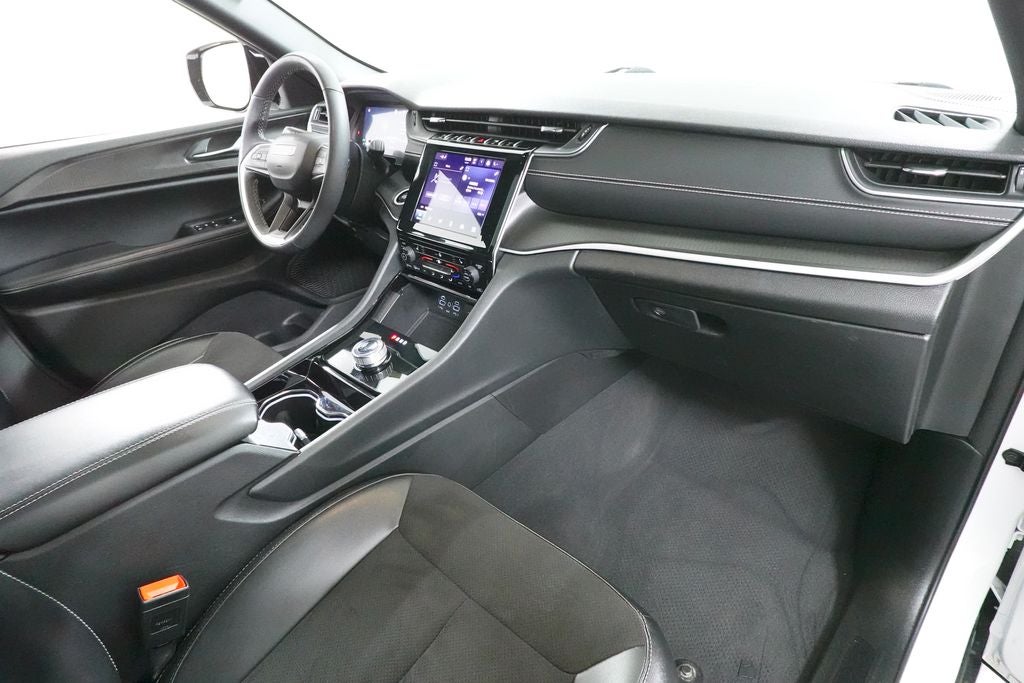 2023 Jeep Grand Cherokee Base