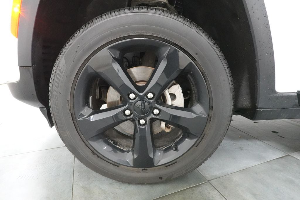 2023 Jeep Grand Cherokee Base