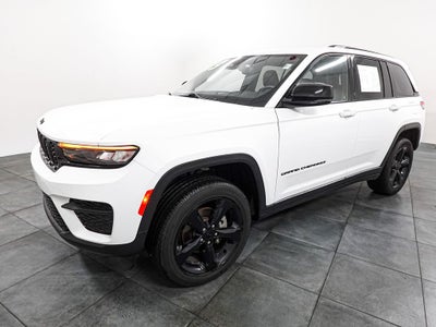 2023 Jeep Grand Cherokee Base