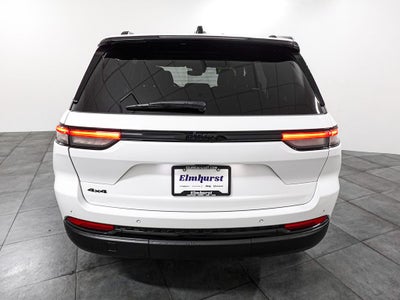 2023 Jeep Grand Cherokee Base