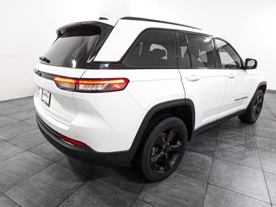 2023 Jeep Grand Cherokee Base
