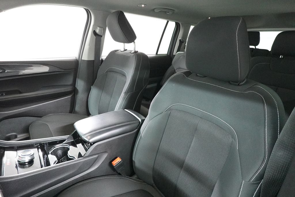 2022 Jeep Grand Cherokee L Laredo