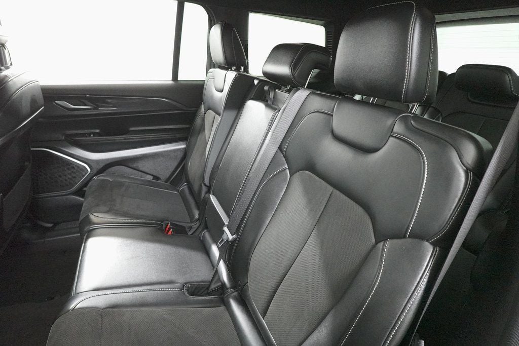 2022 Jeep Grand Cherokee L Altitude