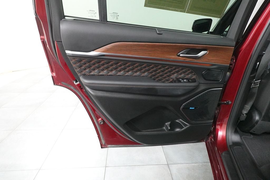 2023 Jeep Grand Cherokee L Summit 4x4