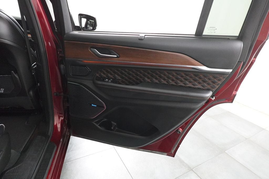 2023 Jeep Grand Cherokee L Summit 4x4