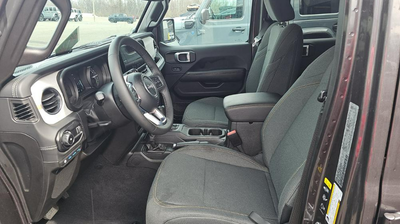 2025 Jeep Wrangler Sahara 4xe
