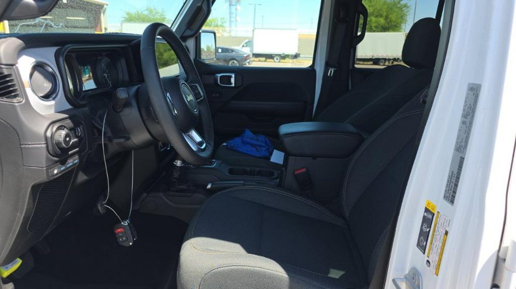 2025 Jeep Wrangler Sahara 4xe