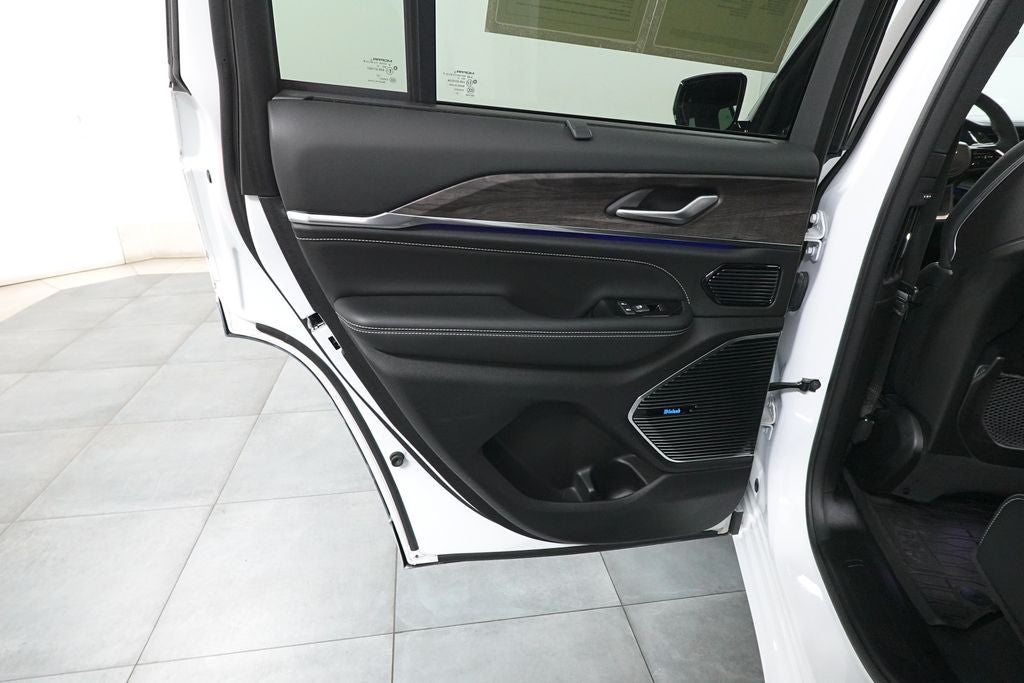 2022 Jeep Grand Cherokee 4xe Overland 4x4