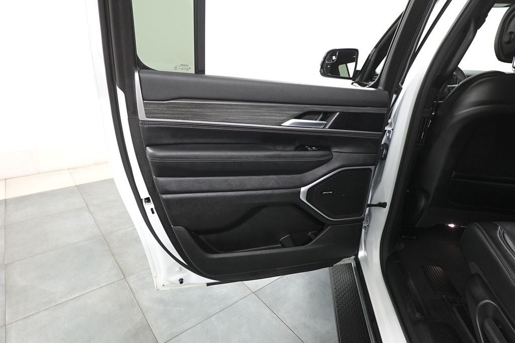 2024 Jeep Wagoneer L Series III