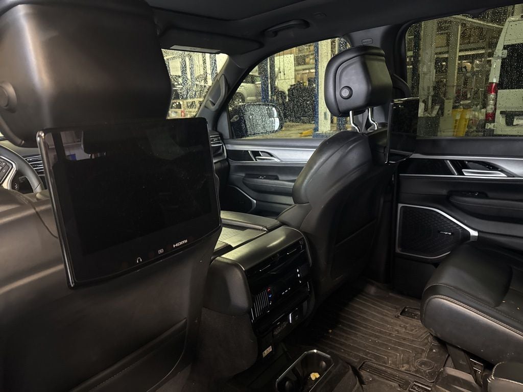 2023 Jeep Wagoneer Series II Carbide 4x4