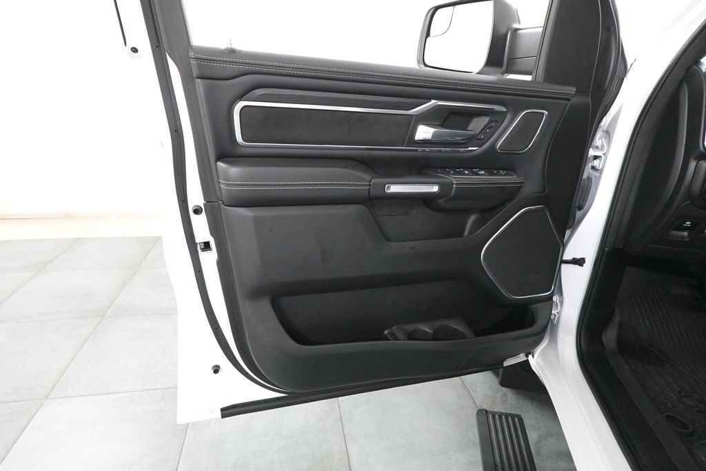2023 RAM 1500 Laramie Crew Cab 4x4 5'7' Box