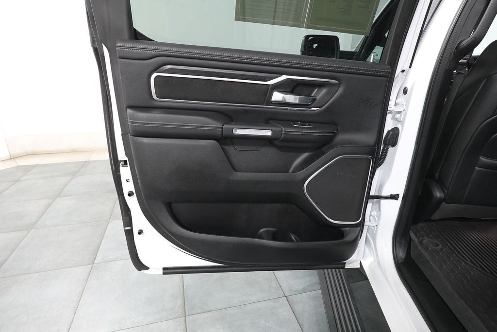 2023 RAM 1500 Laramie Crew Cab 4x4 5'7' Box