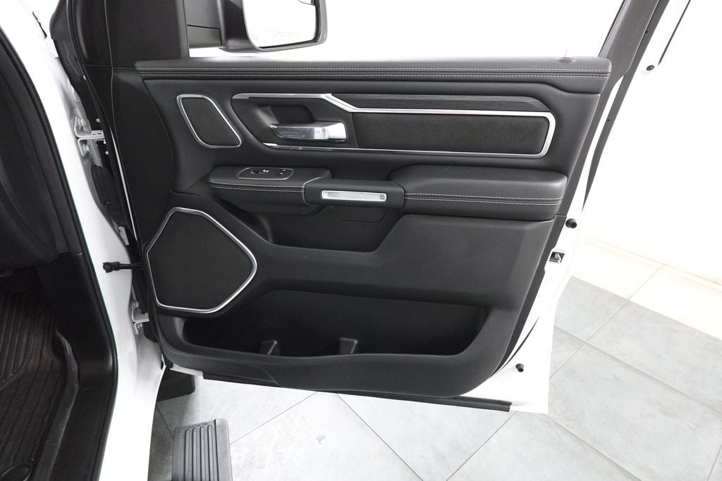 2023 RAM 1500 Laramie Crew Cab 4x4 5'7' Box