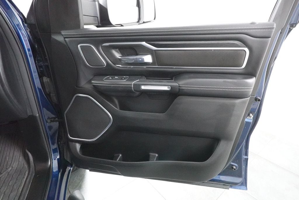 2023 RAM 1500 Laramie Crew Cab 4x4 5'7' Box