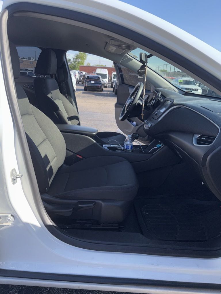 2016 Chevrolet Malibu LS 1LS