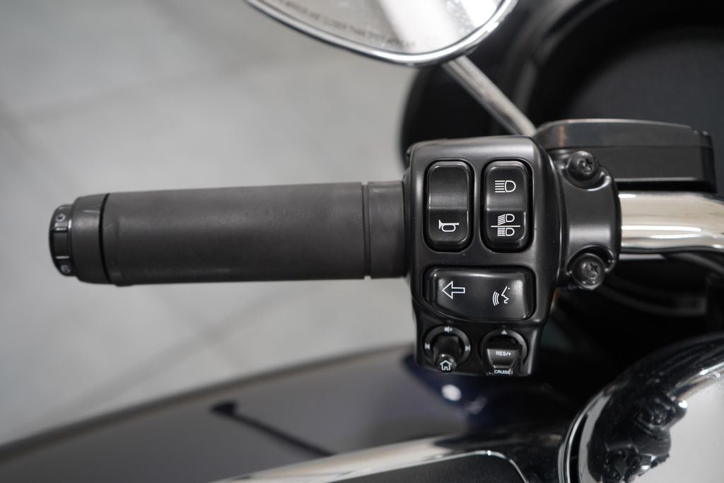 2019 Harley-Davidson Ultra Glide Base