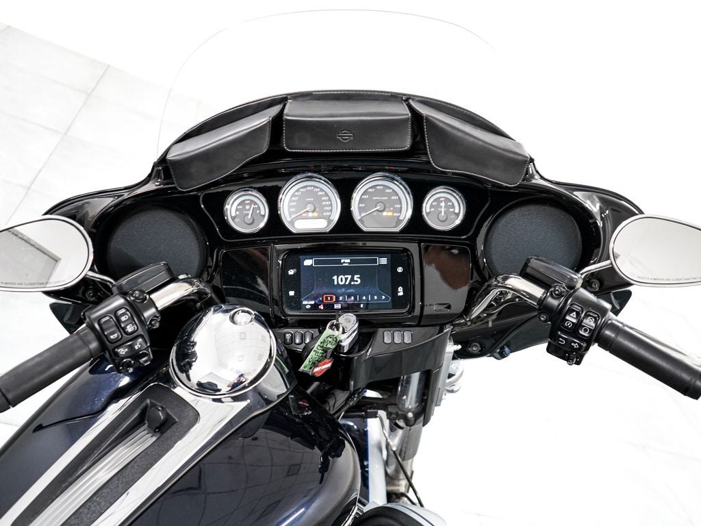2019 Harley-Davidson Ultra Glide Base