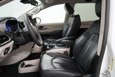 2024 Chrysler Pacifica Hybrid Hybrid Select