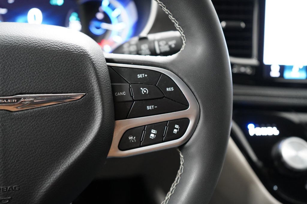 2024 Chrysler Pacifica Hybrid Hybrid Select