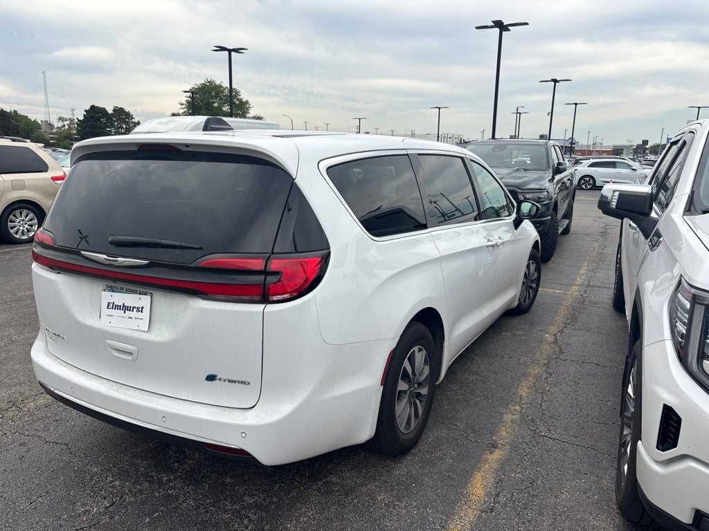 2024 Chrysler Pacifica Hybrid Hybrid Select