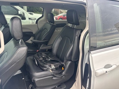 2024 Chrysler Pacifica Hybrid Hybrid Select