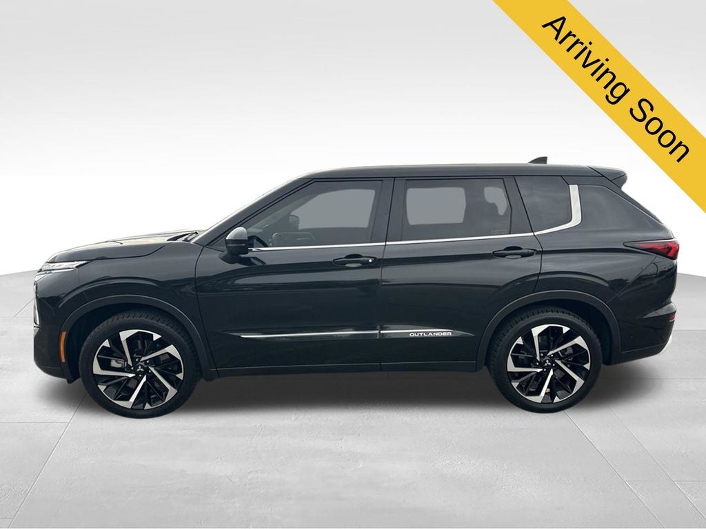 2024 Mitsubishi Outlander Base