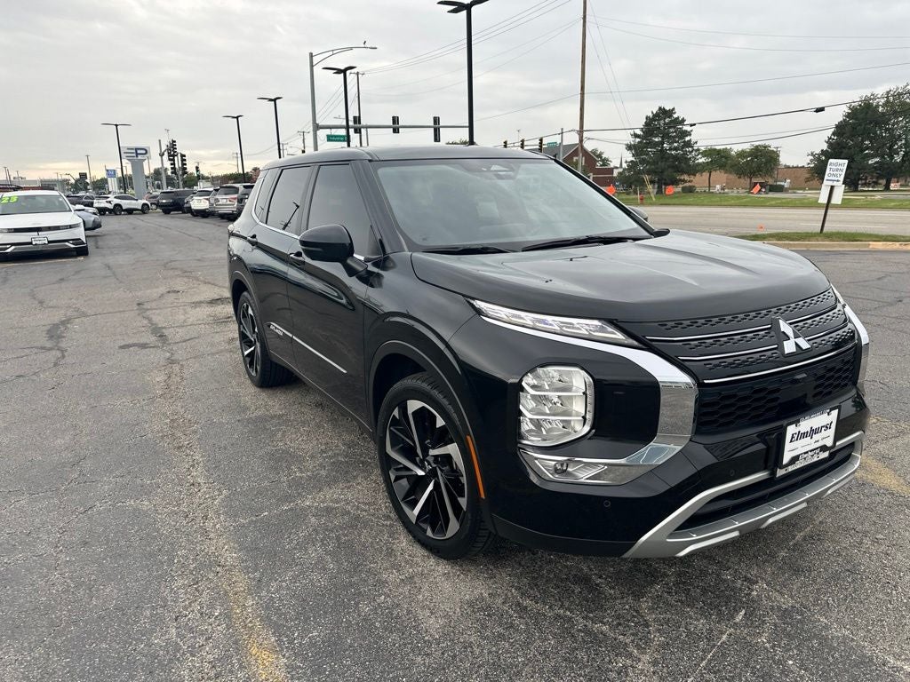 2024 Mitsubishi Outlander Base