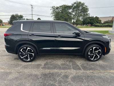 2024 Mitsubishi Outlander Base