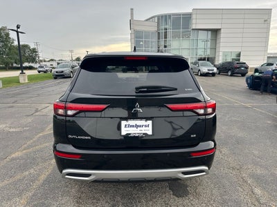 2024 Mitsubishi Outlander Base