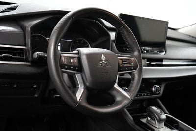 2026 Mitsubishi Outlander Base
