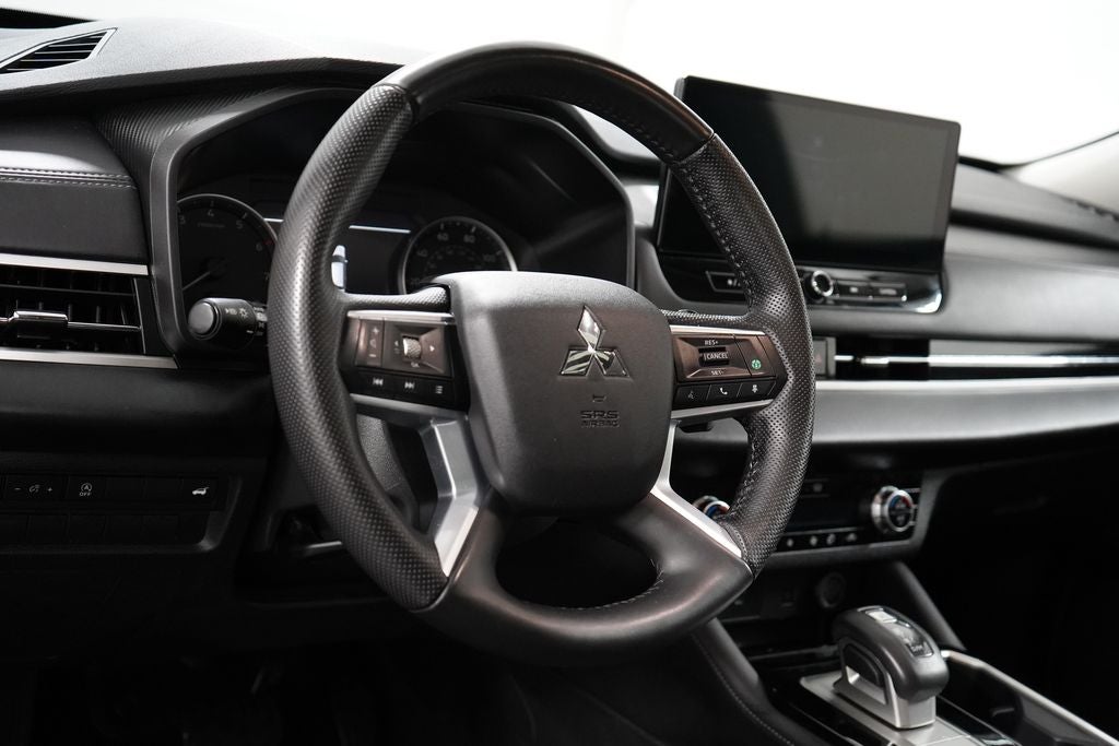 2026 Mitsubishi Outlander Base