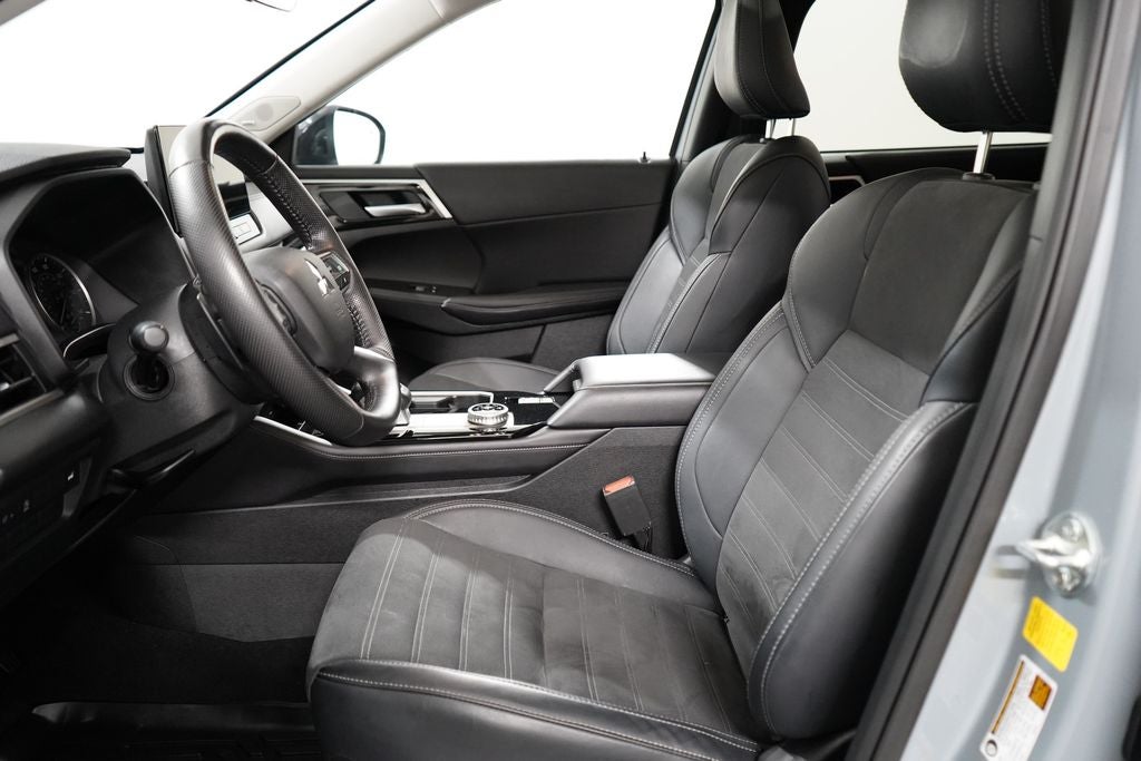 2026 Mitsubishi Outlander Base