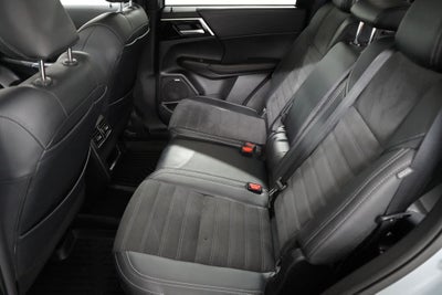 2026 Mitsubishi Outlander Base