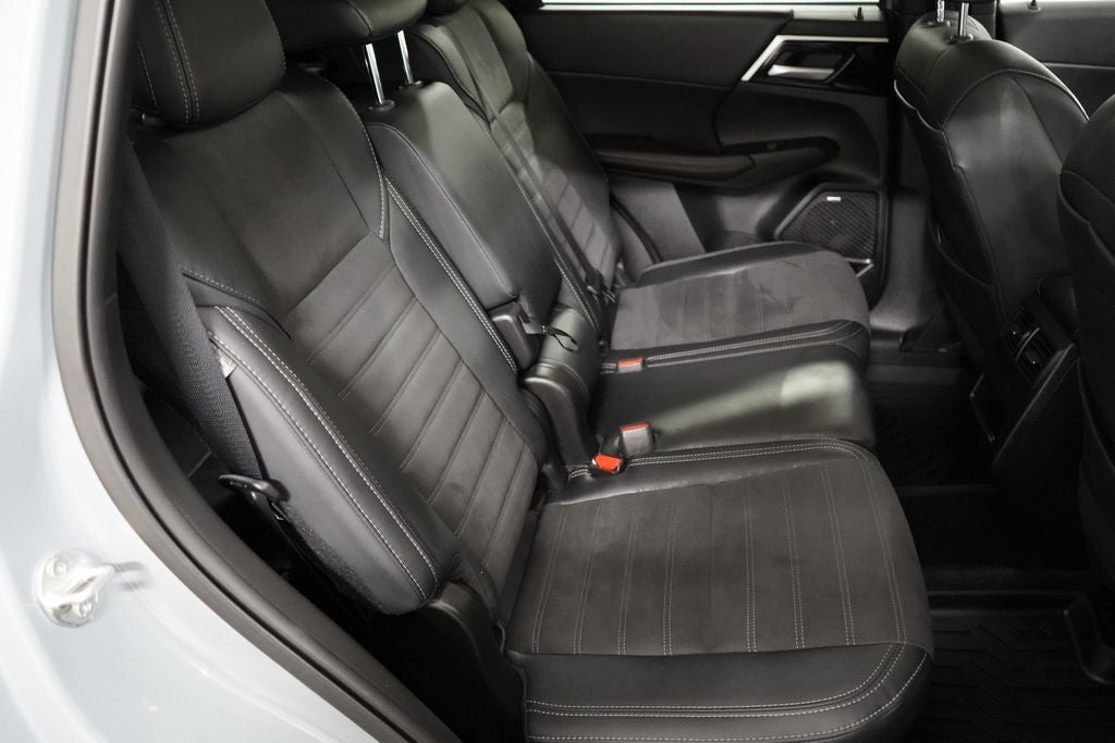 2026 Mitsubishi Outlander Base