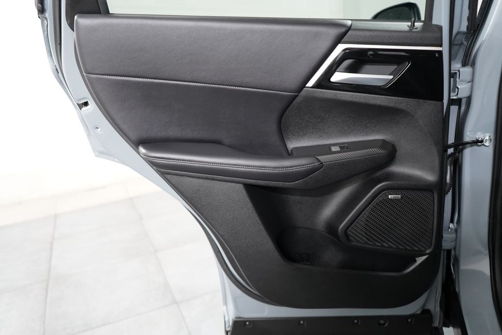 2026 Mitsubishi Outlander Base