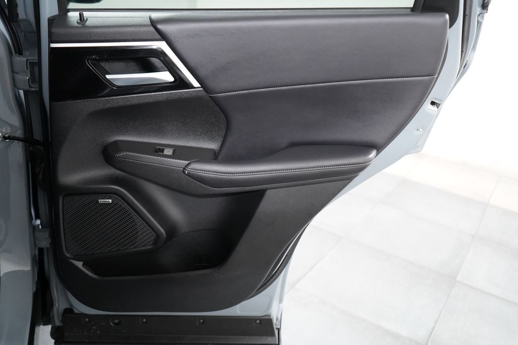 2026 Mitsubishi Outlander Base