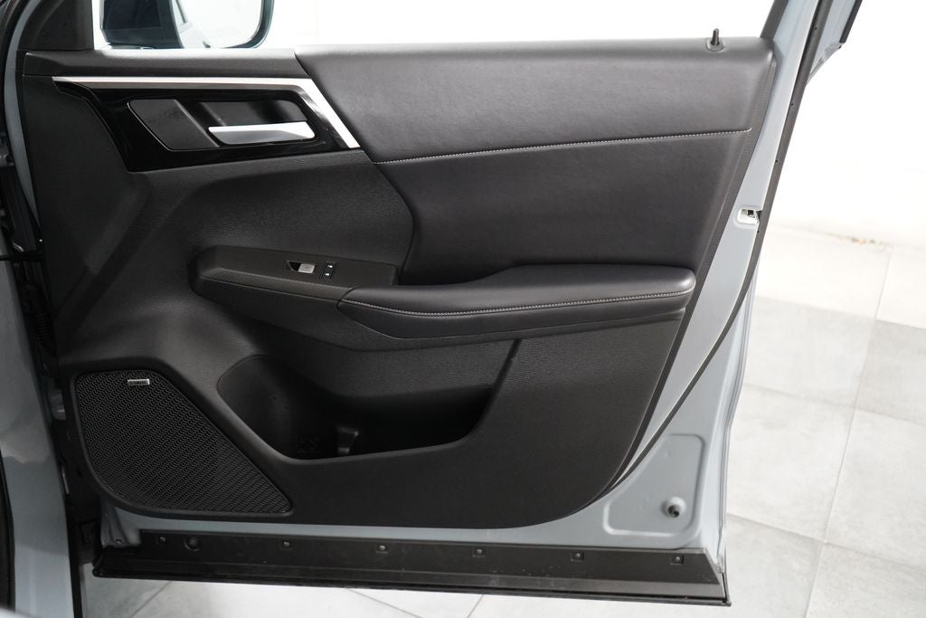 2026 Mitsubishi Outlander Base