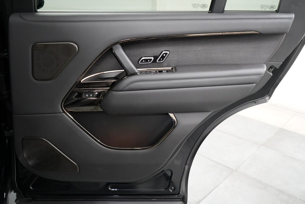 2024 Land Rover Range Rover SV