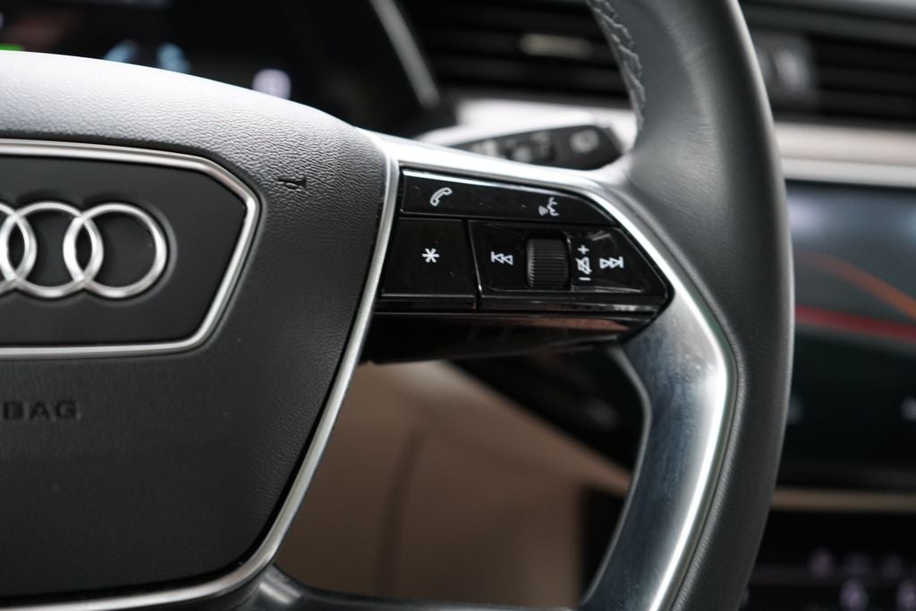 2023 Audi e-tron Premium Plus