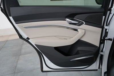2023 Audi e-tron Premium Plus